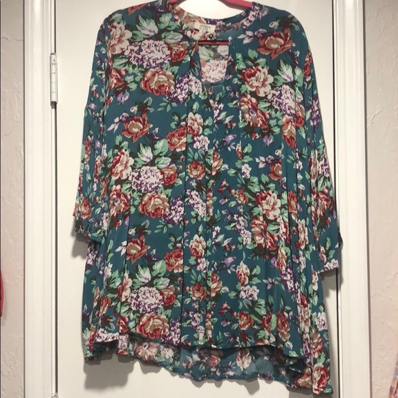 Tunic - Picture 1 of 3